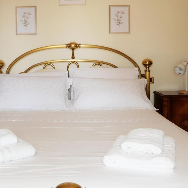 Yuna Rent - Appartamento Maria Luisa - Three-Bedroom Apartment - 10