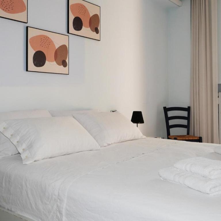 Yuna Rent - Appartamento Maria Luisa - Three-Bedroom Apartment - 1