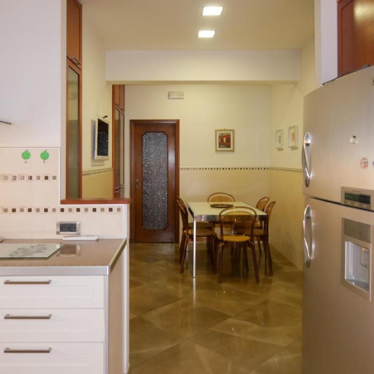 Yuna Rent - Appartamento Maria Luisa - Three-Bedroom Apartment - 19