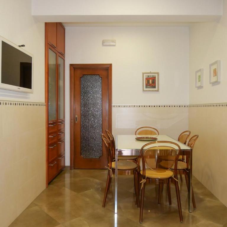 Yuna Rent - Appartamento Maria Luisa - Three-Bedroom Apartment - 20