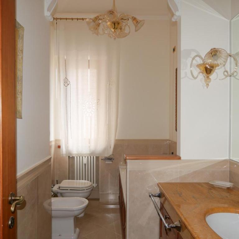 Yuna Rent - Appartamento Maria Luisa - Three-Bedroom Apartment - 22