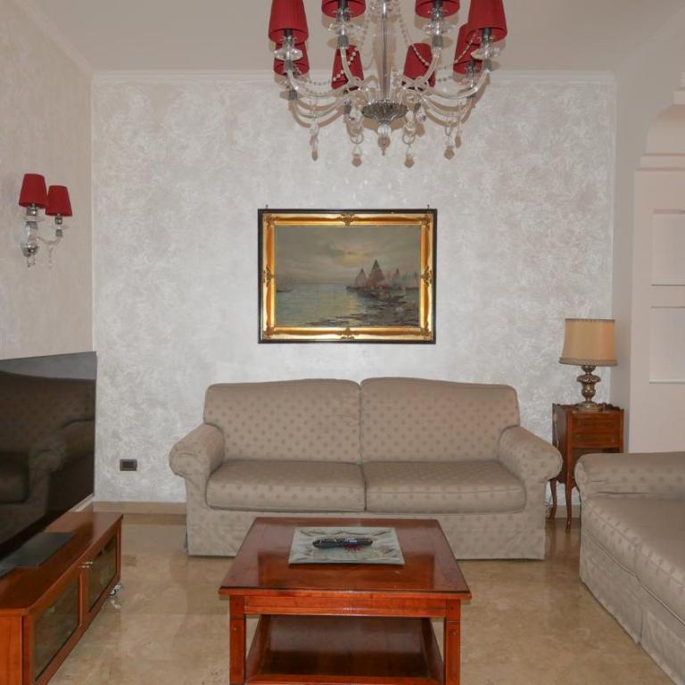 Yuna Rent - Appartamento Maria Luisa - Three-Bedroom Apartment - 33