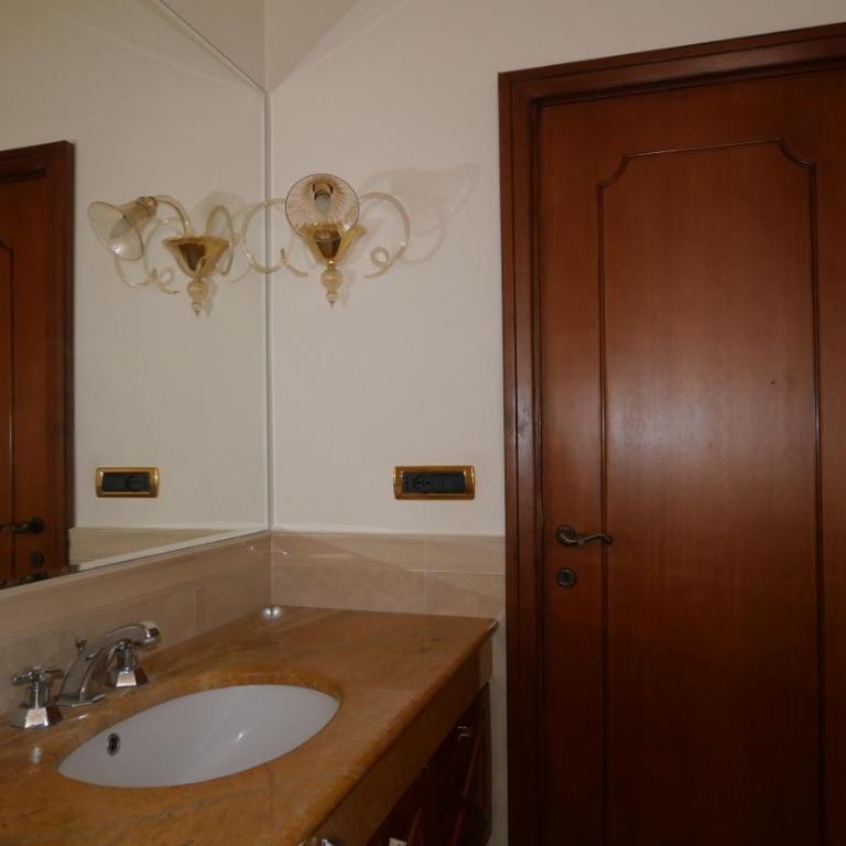Yuna Rent - Appartamento Maria Luisa - Three-Bedroom Apartment - 35