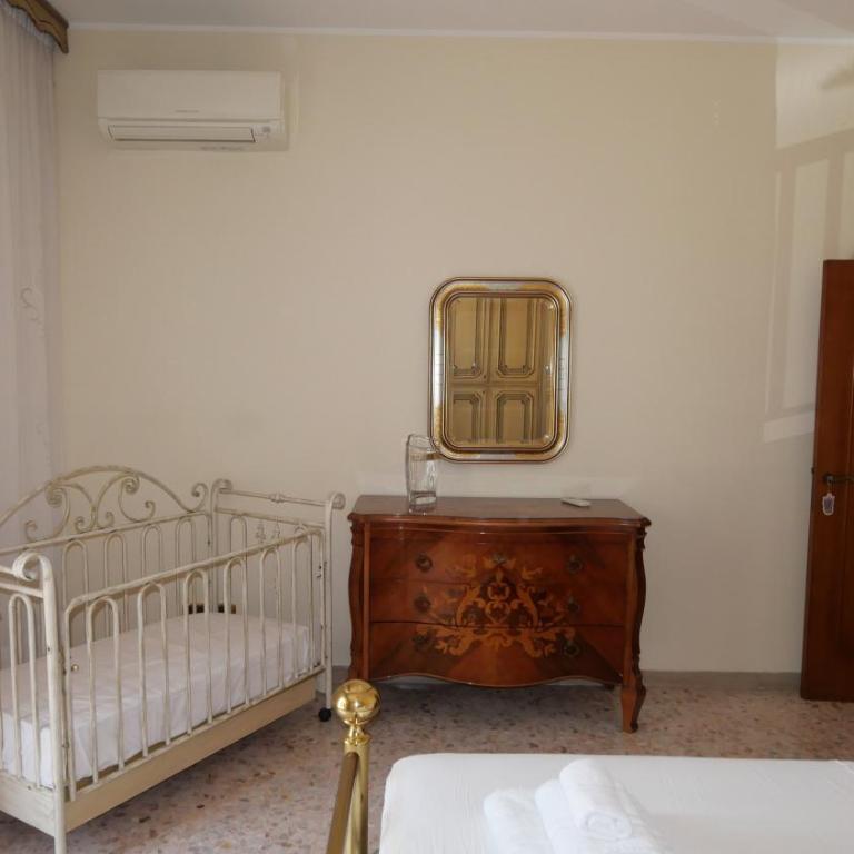 Yuna Rent - Appartamento Maria Luisa - Three-Bedroom Apartment - 36