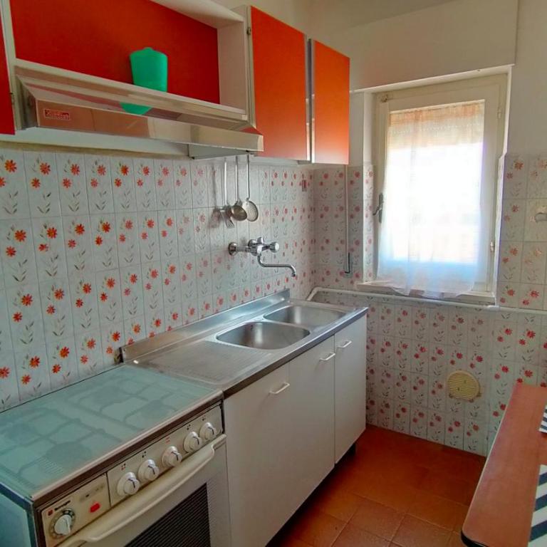 ATTICO TRILOCALE A DUE PASSI DAL MARE E DAL CENTRO cod 501 - Two-Bedroom Apartment - 8