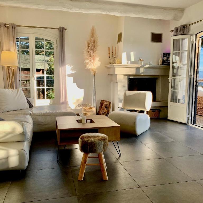 Maison dans résidence avec piscine et tennis - Maison 4 Chambres - 2
