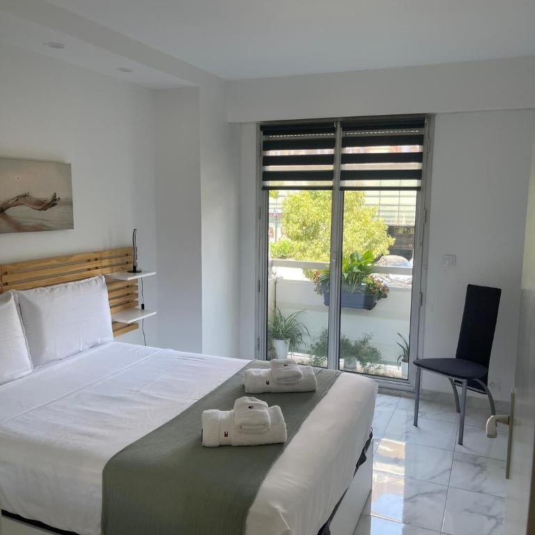 Superbe appartement carré Delfino Port de Nice - Appartement 2 Chambres - 8