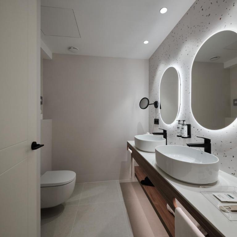 Catalonia Sagrada Familia - Deluxe Junior Suite - 1