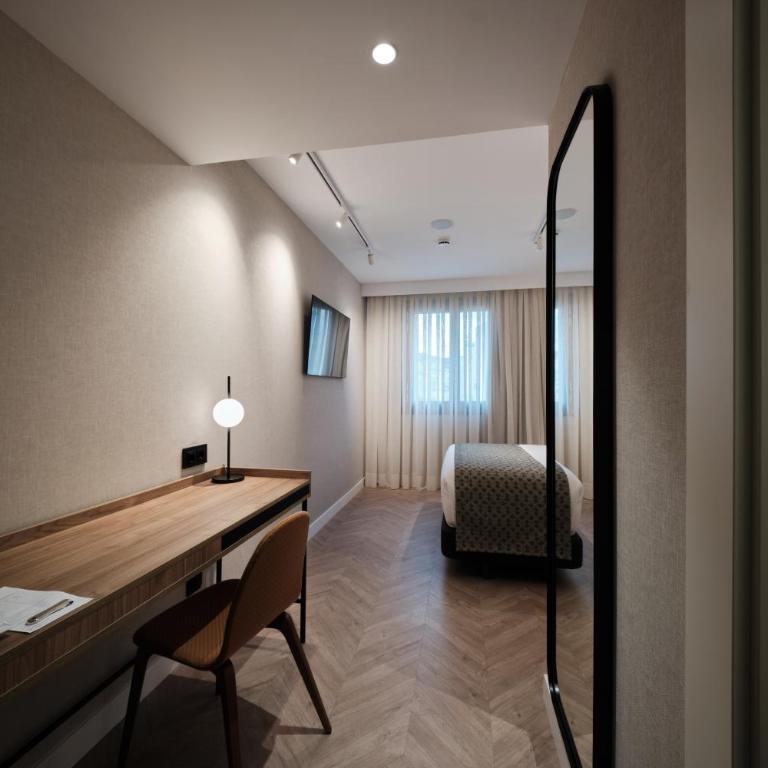 Catalonia Sagrada Familia - Superior Premium Room - 3