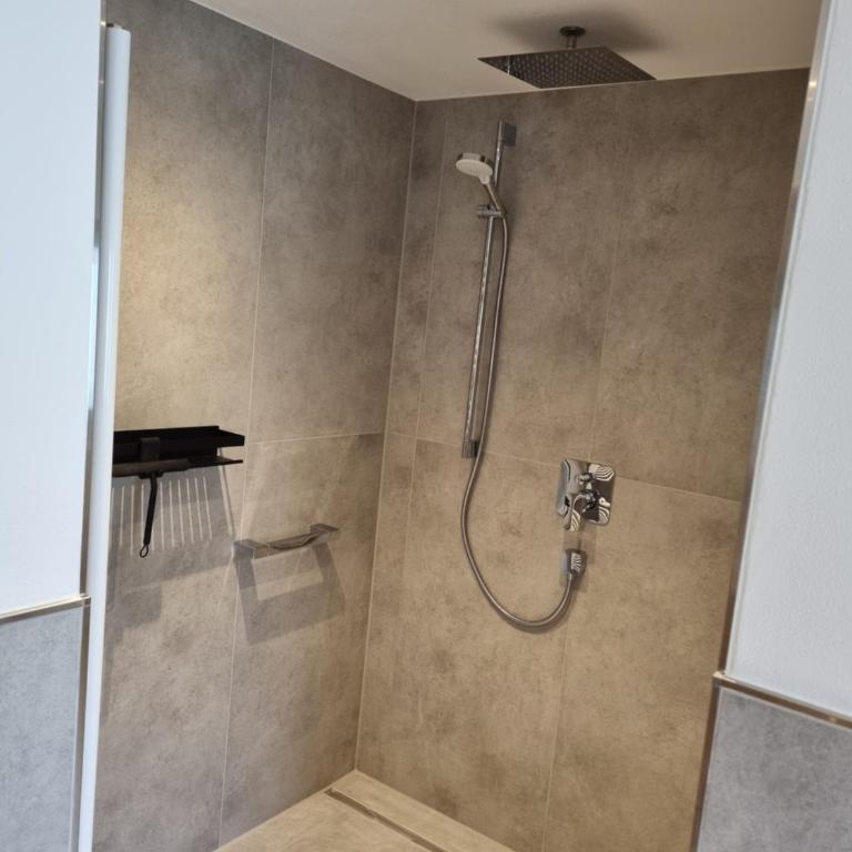 Landhaus Poppler mit Aufzug - Apartment mit 3 Schlafzimmern und Aussicht - 25