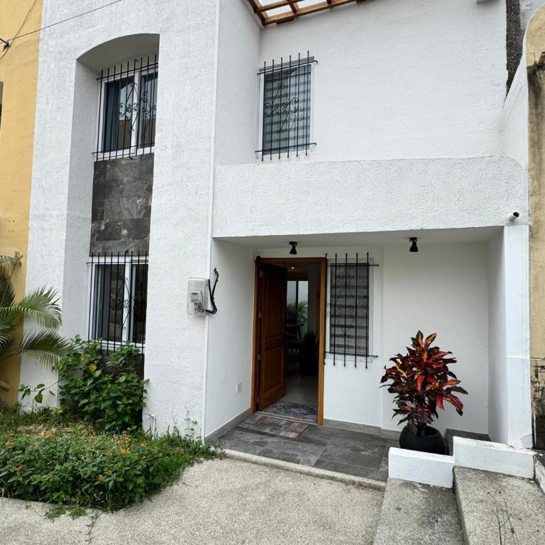 Casa familiar para estrenar! 10 mins de la playa - One-Bedroom Villa - 10