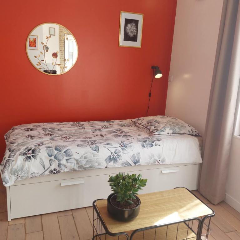 Les Belles Terrasses Dieppe ,3 appartements , LE VEGETAL de 1 à 8 personnes , LE TROPICAL de 1 à 6 personnes , LE FLORAL avec TERRASSE de 1 à 3 personnes , quartier calme au stationnement gratuit à coté de l'avenue verte - Appartement avec Terrasse - 3