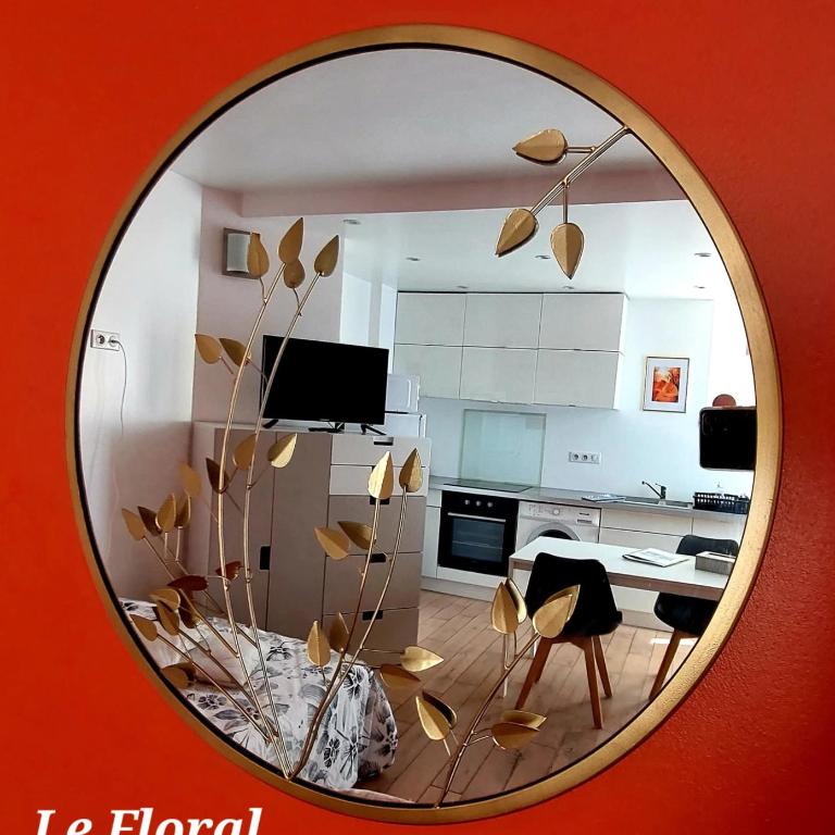 Les Belles Terrasses Dieppe ,3 appartements , LE VEGETAL de 1 à 8 personnes , LE TROPICAL de 1 à 6 personnes , LE FLORAL avec TERRASSE de 1 à 3 personnes , quartier calme au stationnement gratuit à coté de l'avenue verte - Appartement avec Terrasse - 14