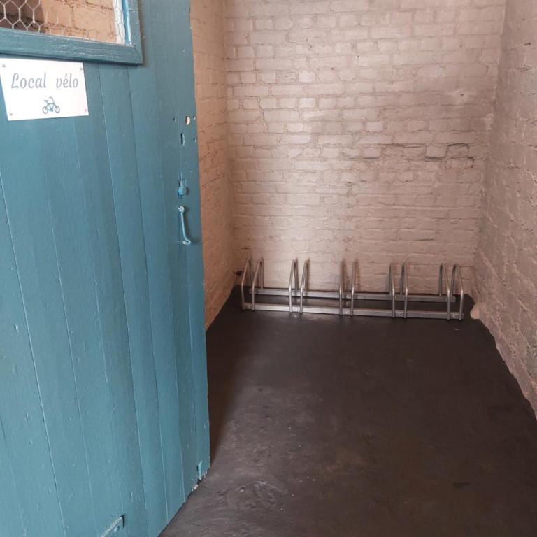 Les Belles Terrasses Dieppe ,3 appartements , LE VEGETAL de 1 à 8 personnes , LE TROPICAL de 1 à 6 personnes , LE FLORAL avec TERRASSE de 1 à 3 personnes , quartier calme au stationnement gratuit à coté de l'avenue verte - Appartement avec Terrasse - 21