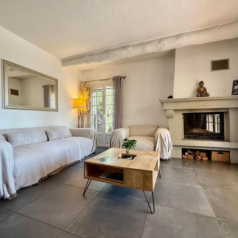 Maison dans résidence avec piscine et tennis - Maison 4 Chambres - 13