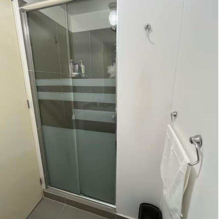 Departamento con balcon y vista al mar - Three-Bedroom Apartment - 7