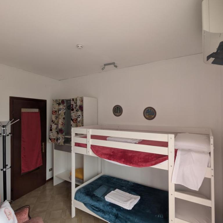 Casa Doretta - Camere Rooms - Camera Doppia con Letti Singoli con Balcone - 2