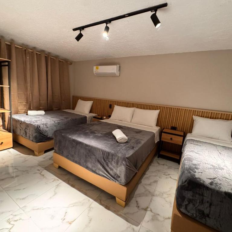 Hotel Cafe Boutique - Deluxe Triple Room - 2