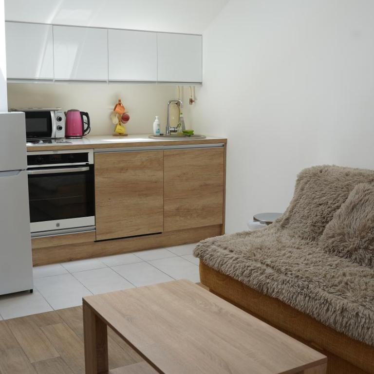 Jacuzzi Sensation - One-Bedroom Apartment - 17