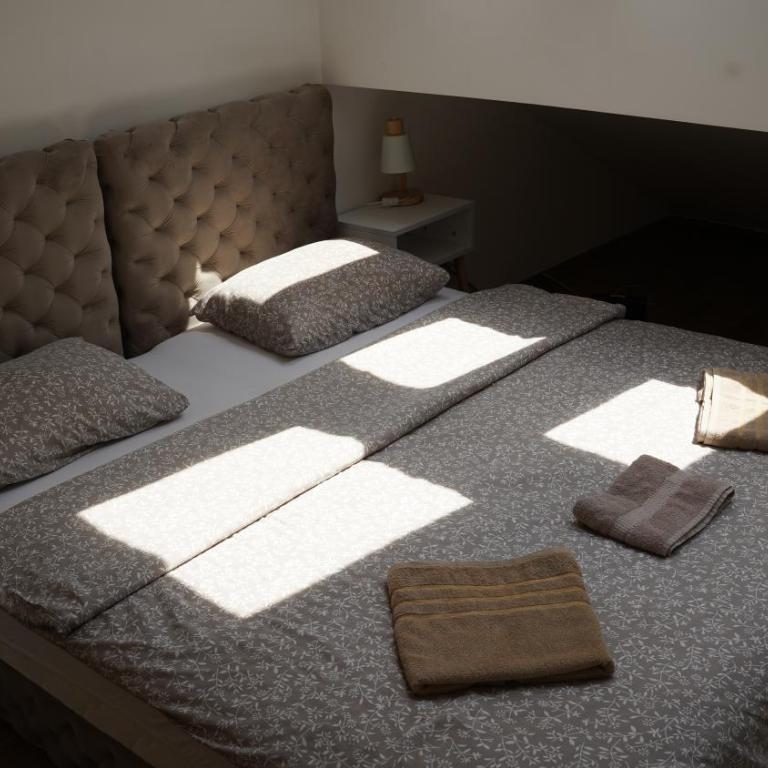 Jacuzzi Sensation - One-Bedroom Apartment - 19