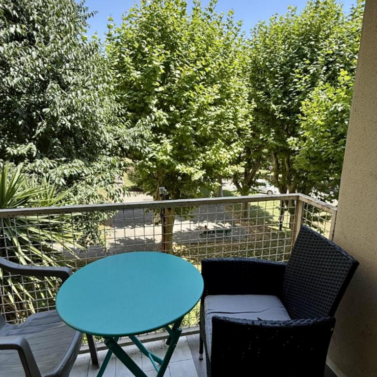 Big Apartement 20 min from beach - Appartement - 3