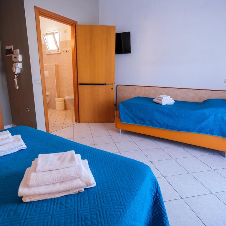 Family Hotel Mediterraneo - Azzurro Club - Camera Matrimoniale/Doppia con Letti Singoli con Balcone e Accesso Disabili - 4