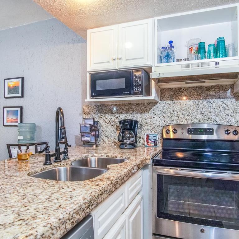 Living Water Clean Spacious Condo - Casa - 8