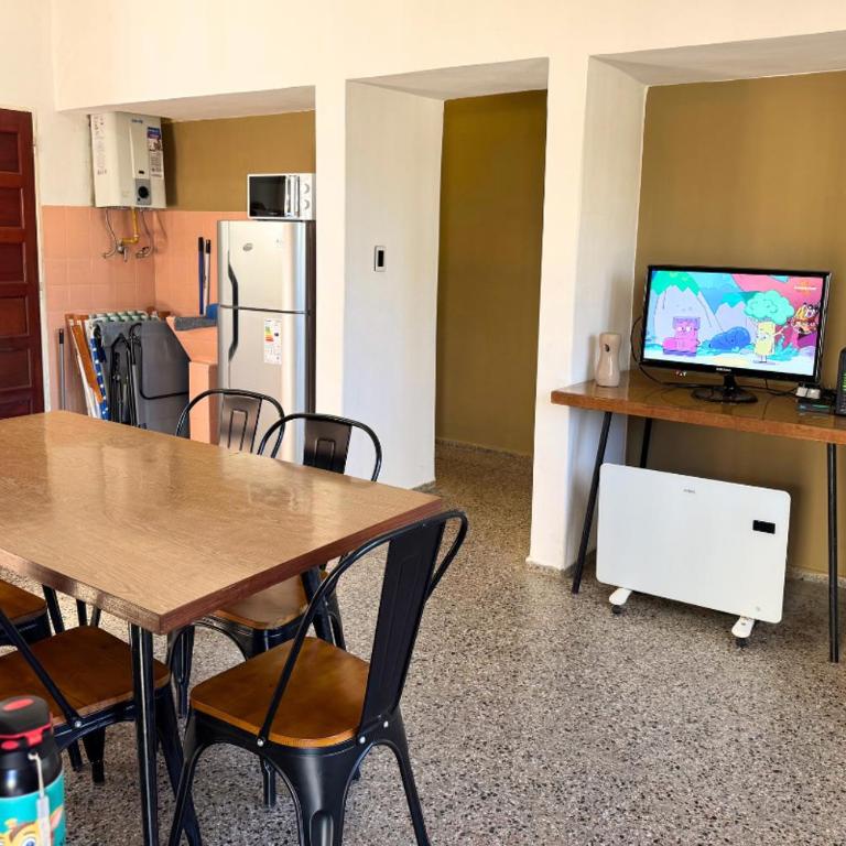 Descansá en Cosquín casa con patio y asador - Casa de 3 dormitorios - 19