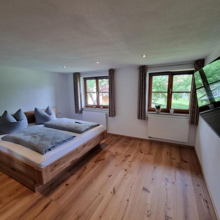 Landhaus Poppler mit Aufzug - Apartment mit 3 Schlafzimmern und Aussicht - 2