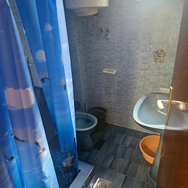 Alexander Apartments - Two-Bedroom Apartment with Balcony - 4
