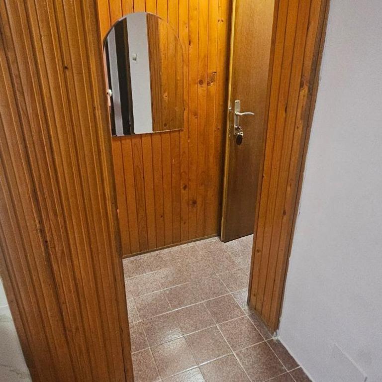 Alexander Apartments - Two-Bedroom Apartment with Balcony - 5