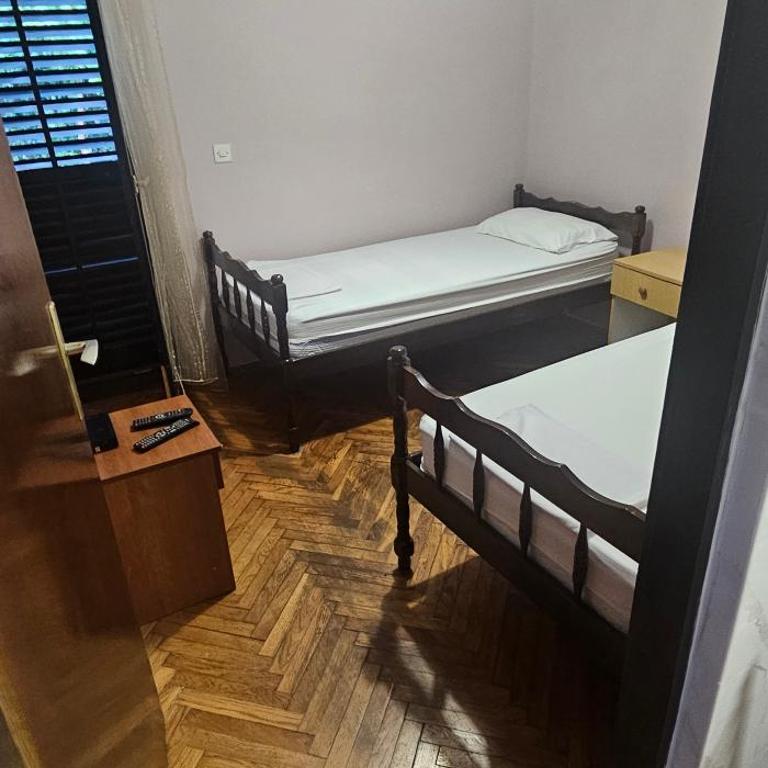Alexander Apartments - Two-Bedroom Apartment with Balcony - 6