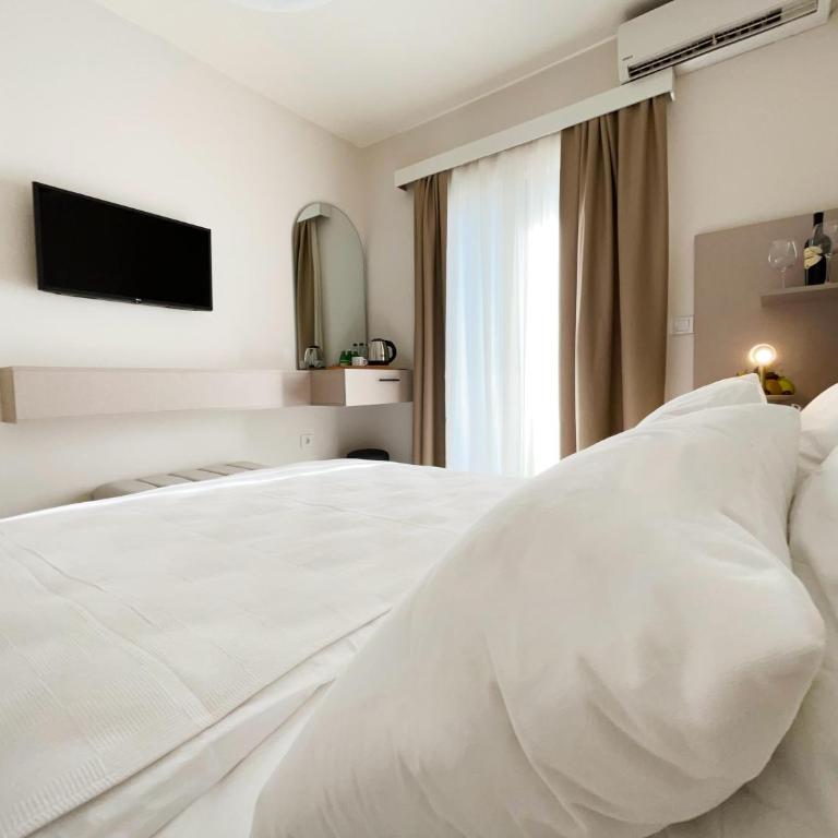 The House Rooms - Deluxe King Room - 13