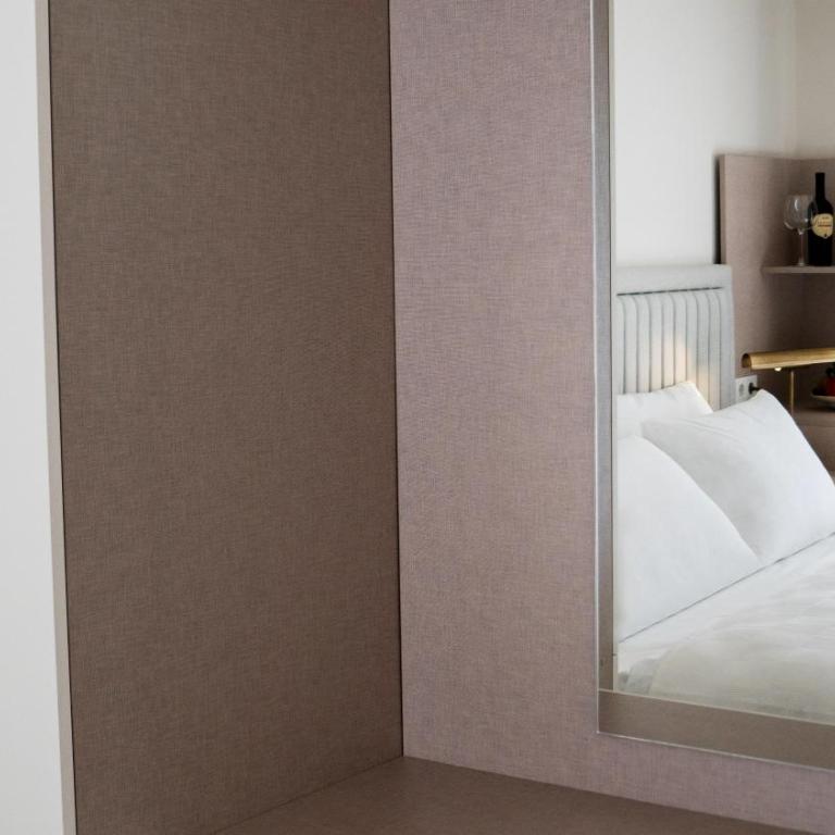 The House Rooms - Deluxe King Room - 22
