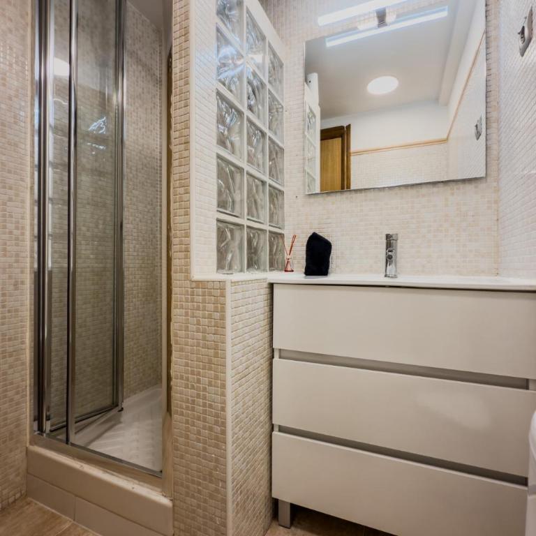 Casa en Barcelona - Three-Bedroom House - 32