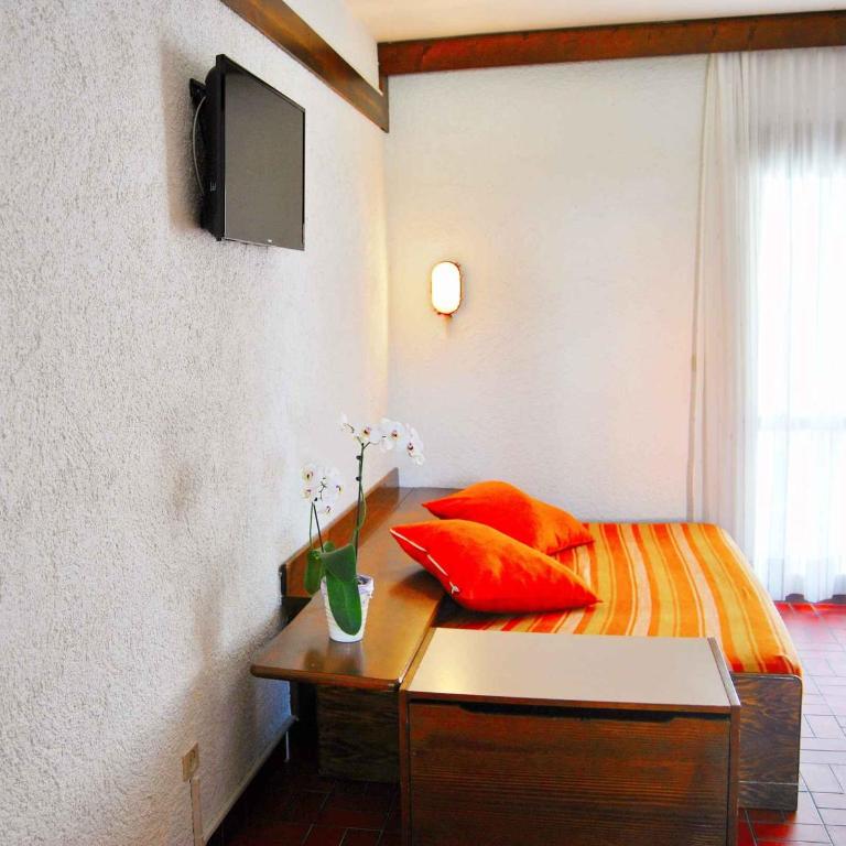 Holiday Village Los Nidos Bungalows and Apartments in Lignano 21694 - Apartment - 2