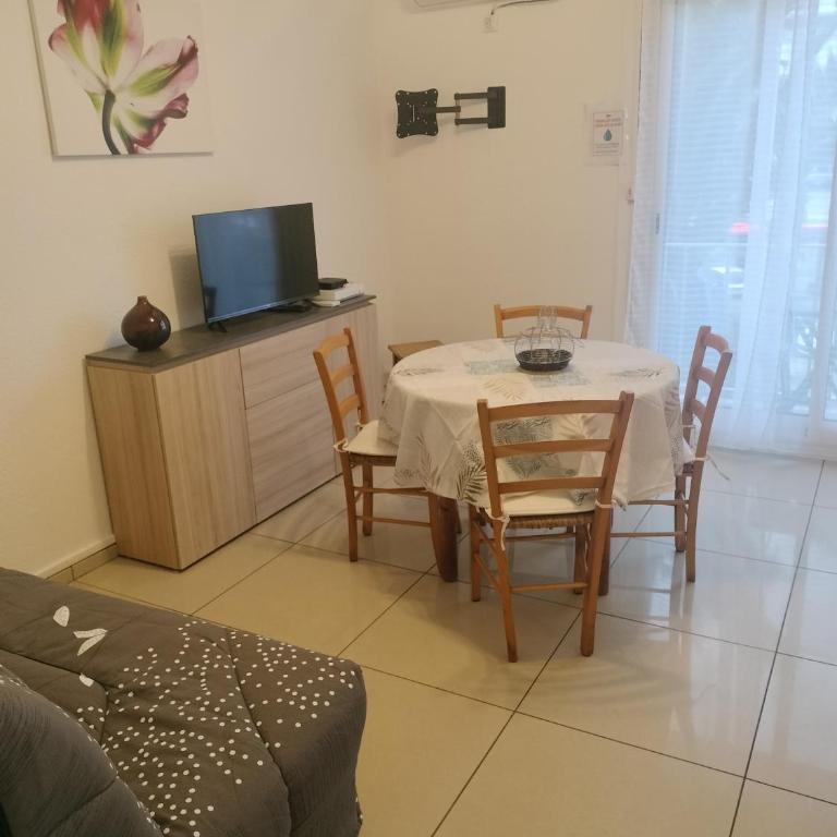 mariflo - One-Bedroom Apartment - 11