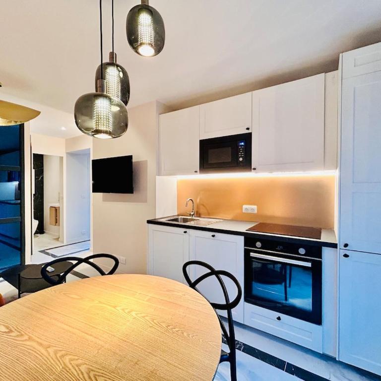 Luxury Suite - Intimate Garden, Jacuzzi, BBQ & Private Parking - Apartamento de 1 dormitorio - 7