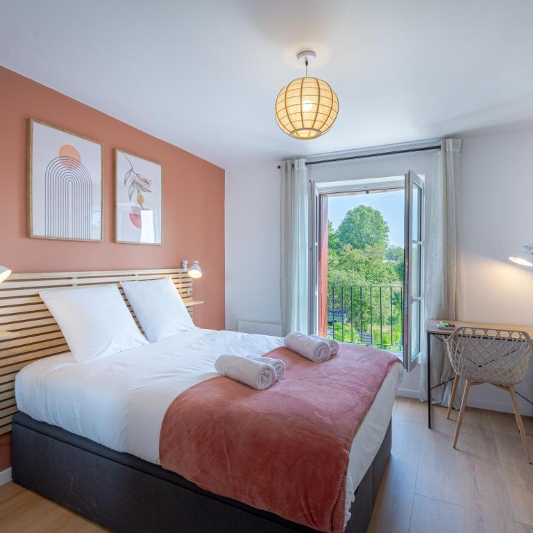 Maison L'Escale, proche des bords de Loire, 6 chambres avec sdb privée, jardin & terrasse - Camera Matrimoniale con Vista Giardino - 3