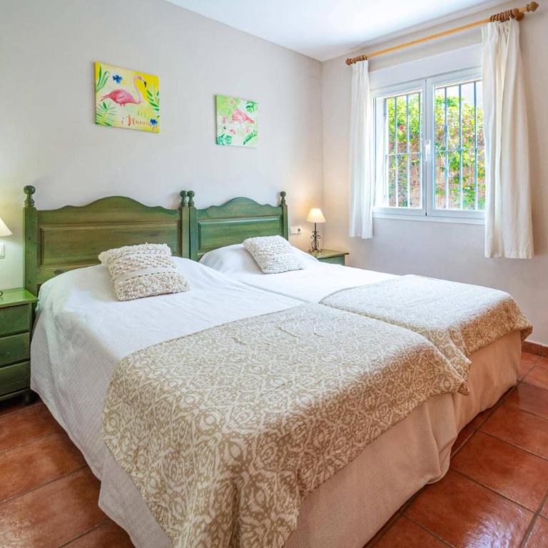 Villa Libra by Villa Plus - Villa - 11