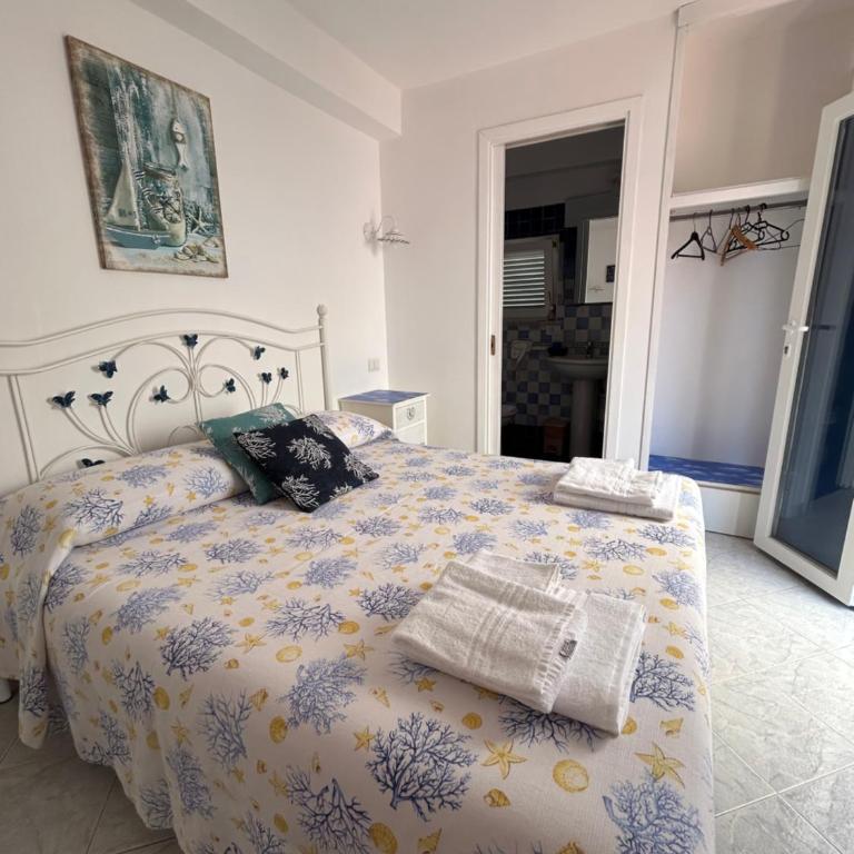 B&B Il Sogno Ponza - Camera Matrimoniale con Vista Mare - 4