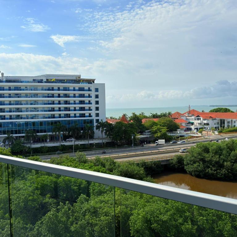 Apartamento en Cartagena con vista al mar, piscina rooftop y playa - Apartamento de 3 dormitorios - 11