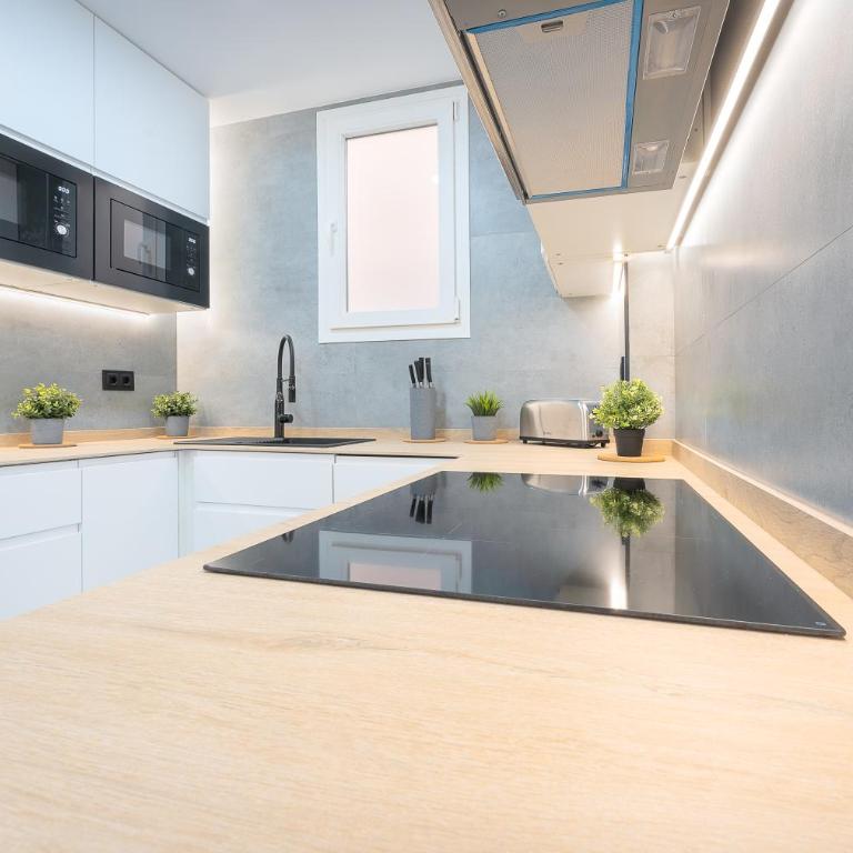Piso Exclusivo con 5 Dormitorios en el Corazón de Tarragona - Apartamento - 66