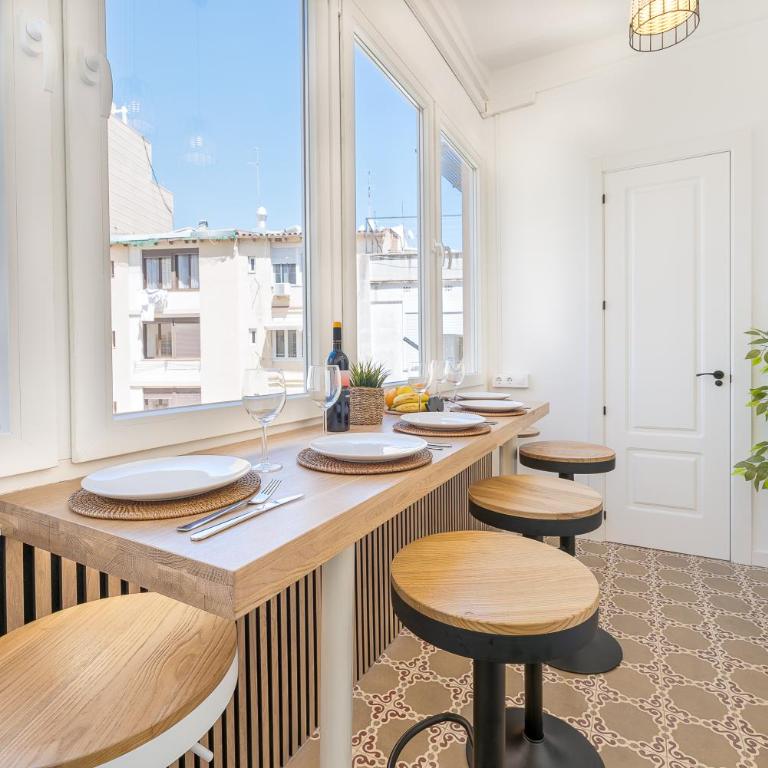 Piso Exclusivo con 5 Dormitorios en el Corazón de Tarragona - Apartamento - 62