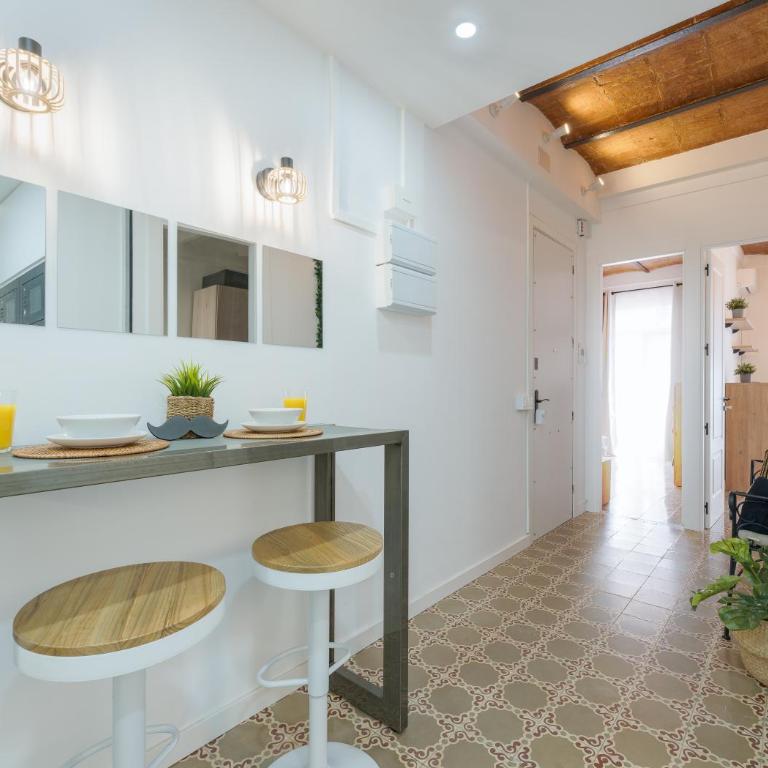 Piso Exclusivo con 5 Dormitorios en el Corazón de Tarragona - Apartamento - 76