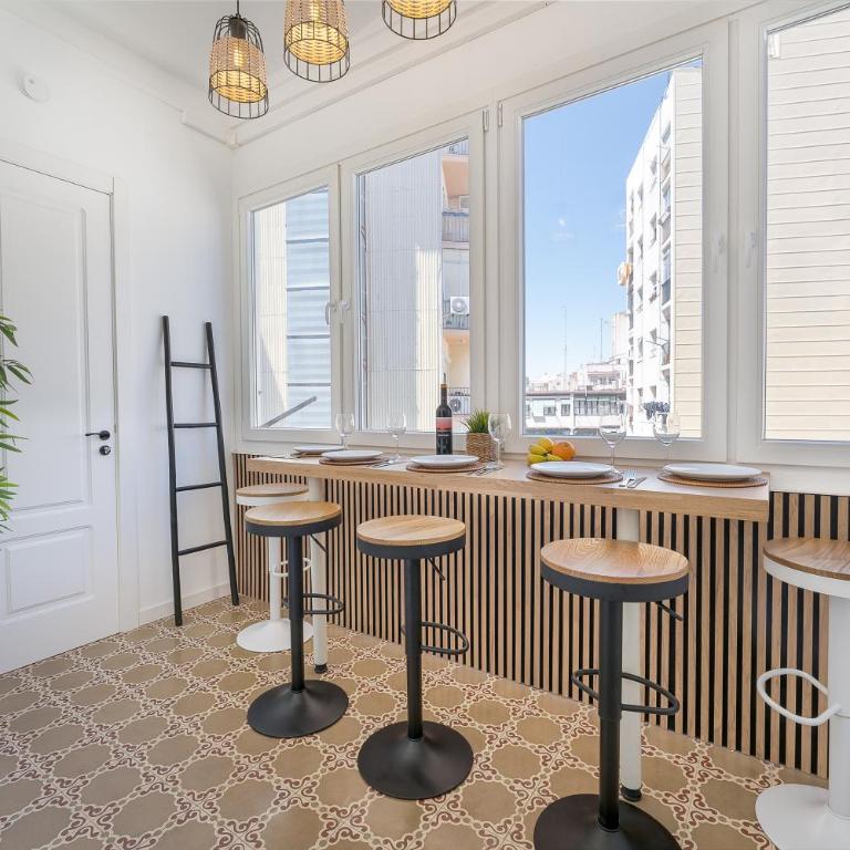 Piso Exclusivo con 5 Dormitorios en el Corazón de Tarragona - Apartamento - 78