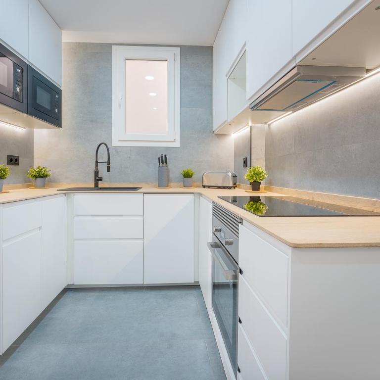 Piso Exclusivo con 5 Dormitorios en el Corazón de Tarragona - Apartamento - 83