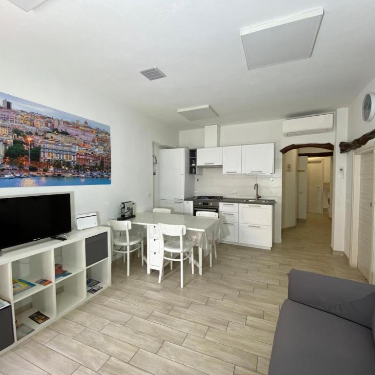 PinHouse - Two-Bedroom House - 3