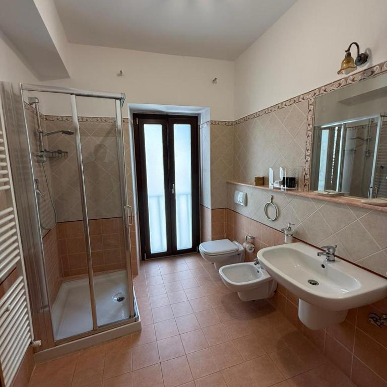 Hotel Lieto Soggiorno - Camera Matrimoniale con Bagno Privato - 3