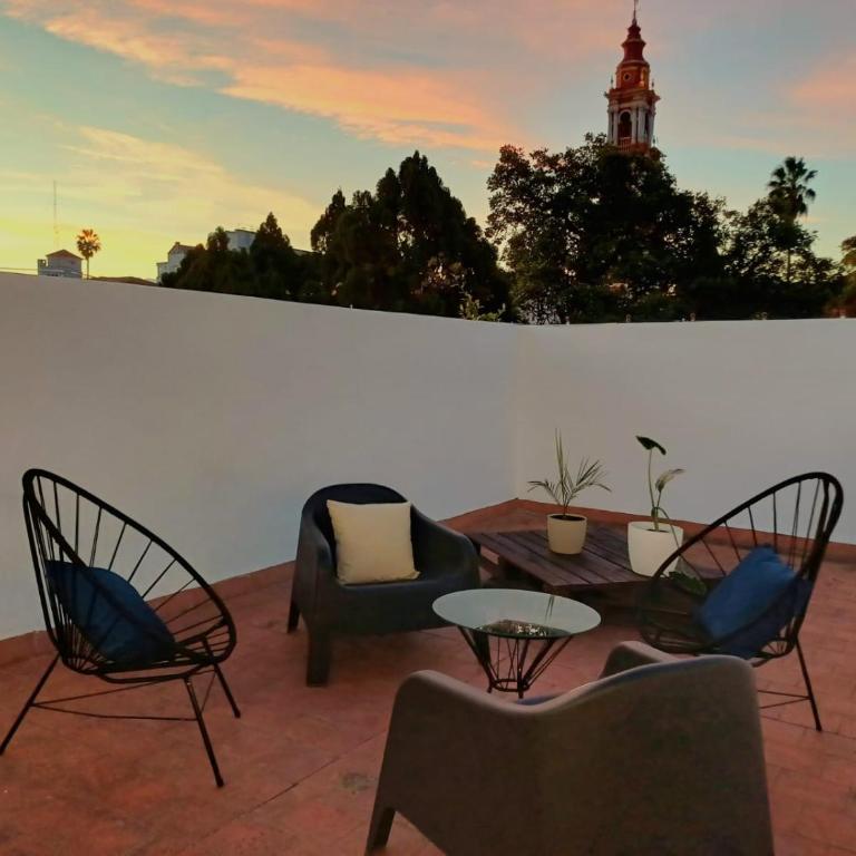 Casa Mayolica, en el centro de Salta, con terraza y estacionamiento gratuito - Casa de 3 dormitorios - 1